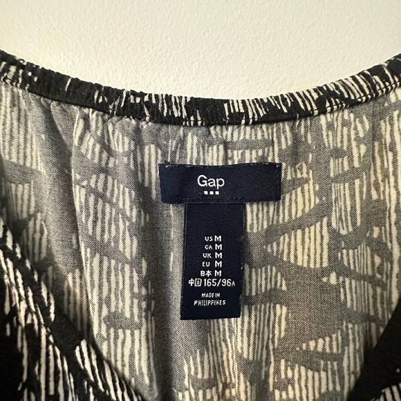 Gap Black Floral Casual Romper, Size Medium - Picture 3 of 3